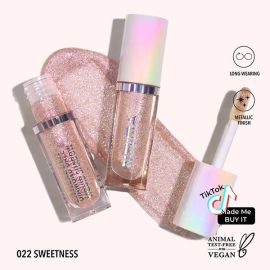 Moira Diamond Daze Liquid Shadow Sweetness 022